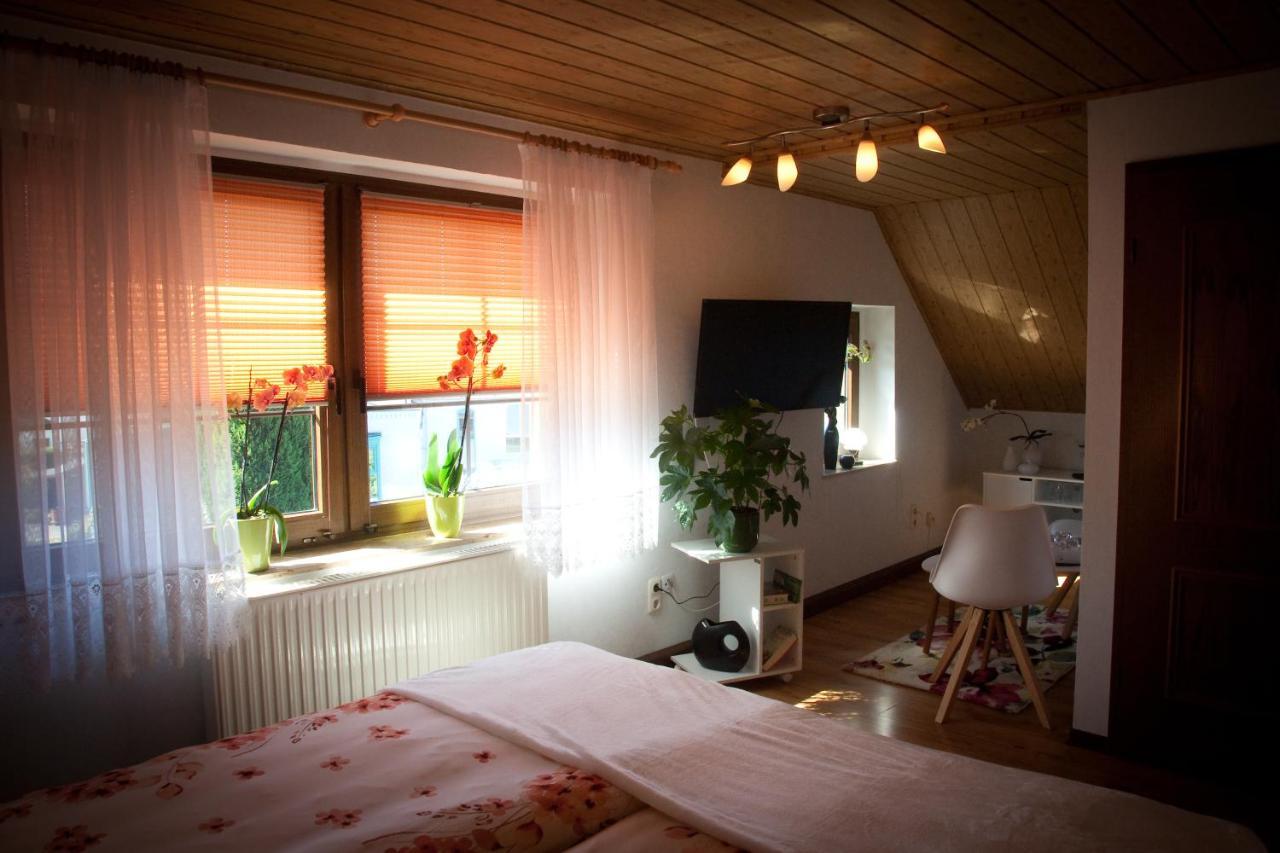 Gaestezimmer Im Gruenen Haus Apartment Thum Екстериор снимка